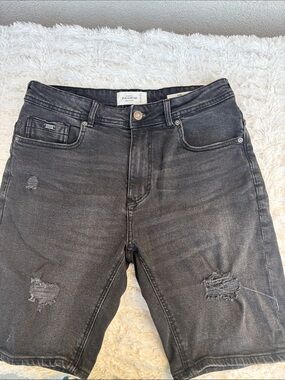 Pull&Bear Men's Black Washed Distressed Denim Shorts
